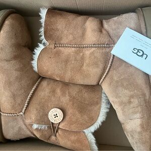 brown uggs size 9